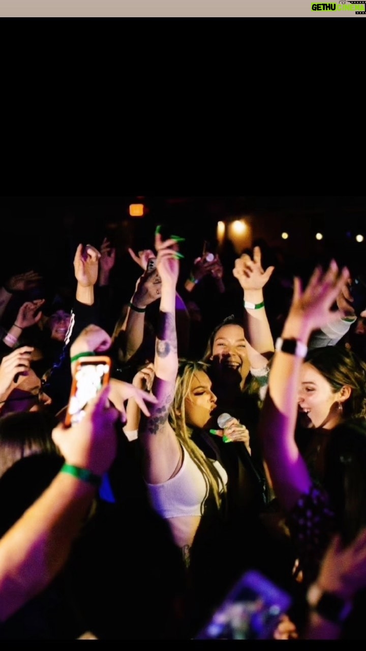 Zhavia - 48.6K Likes - My teenage dirtbag photos 🤭😂❤️
