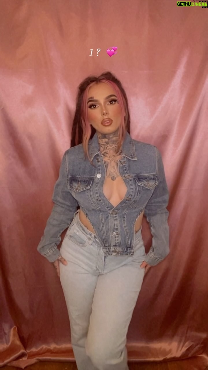 Zhavia Ward Instagram - @fashionnova 1 or 2 ? 🌟🌟🌟🩷