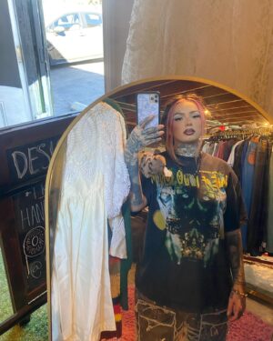Zhavia Instagram - A bunch of selfies and pics I never posted 🤷🏻‍♀️🤷🏻‍♀️💜☔️⭐️