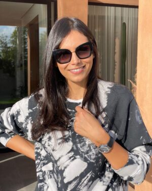 Zineb Obeid Instagram - « Une personne peut devenir dix fois plus attirante, pas grâce à son apparence, mais grâce à son attitude, son comportement, son charisme... grâce à ses démonstrations de bienveillance, de sincérité, de loyauté... Car les yeux voient la beauté mais le cœur reconnaît la bonté. » 🤍