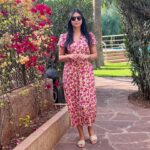 Zineb Obeid Instagram - 🌸 « Ne hais personne, quel que soit le tort qui t'a été fait. Vis humblement, peu importe à quel point tu deviens riche. Pense positivement, peu importe à quel point la vie est dure. Donne beaucoup, même si tu as peu reçu. Pardonne à ceux qui t'ont fait du tort et ne t' arrête pas de prier pour le bien de ceux que tu aimes.» 🌸