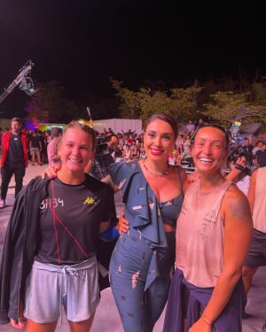 Zuhal Topal Instagram - Tüm @survivorturkiye yarışmacıları sizlere sevgi ve selamlarını yolladılar🙏 tabi sevgili arkadaşım @gokhankeser ‘in yeri ayrıdır onu da belirteyim😉