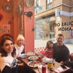 Zuhal Topal Instagram - Araya mesafeler girsede 22 yıllık dostluğumuz hiç bitmedi 🙏 canım İncim yerin ben de apayrı 🥰Çok özlemişiz birbirimizi❤️🧿Zaman geriye aksııınn 😃🪄🧙‍♂️