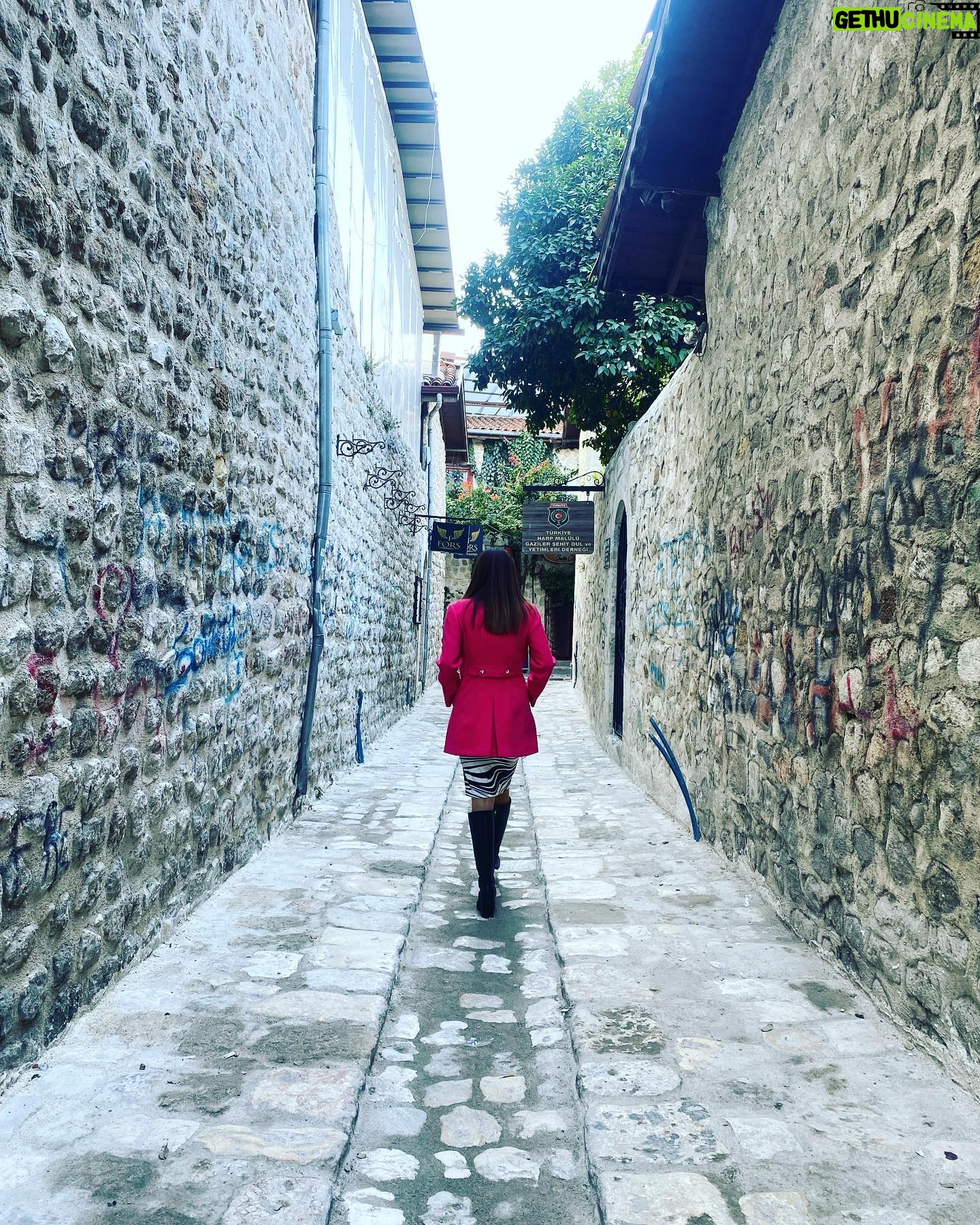 Zuhal Topal Instagram - Hatay hatıraları.. 💌 #antakya #harbiyeşelalesi #hatay #hatayarkeolojimüzesi