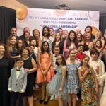 Zuhal Topal Instagram - Ve canım kızım ilkokulu bitirdi🧿👏🏻 Mutluluk,gurur ve hüzün karışımı bir duygu seli içerisindeyiz🥹 üniversite mezuniyetini görürüz inşallah seni çok seviyorum,seninle gurur duyuyorum güzel kızım 🙏🧿❤️ #maşallah