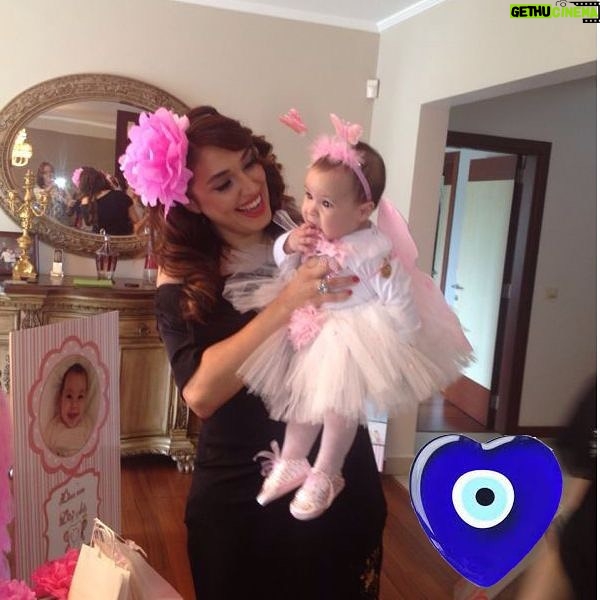Zuhal Topal Instagram - Anneler Günümüz Kutlu Olsun 🙏❤️🧿