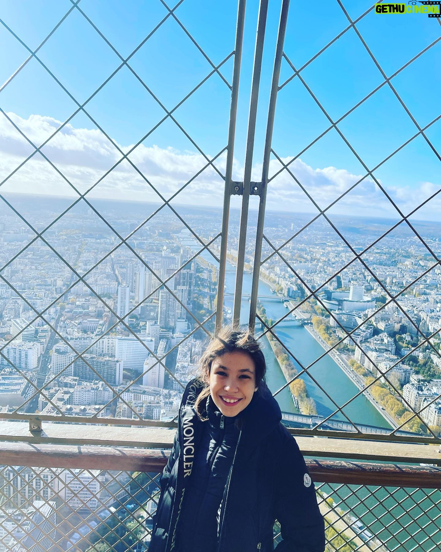 Zuhal Topal Instagram - Eiffel güzelleri🗼🧿 #paris #france