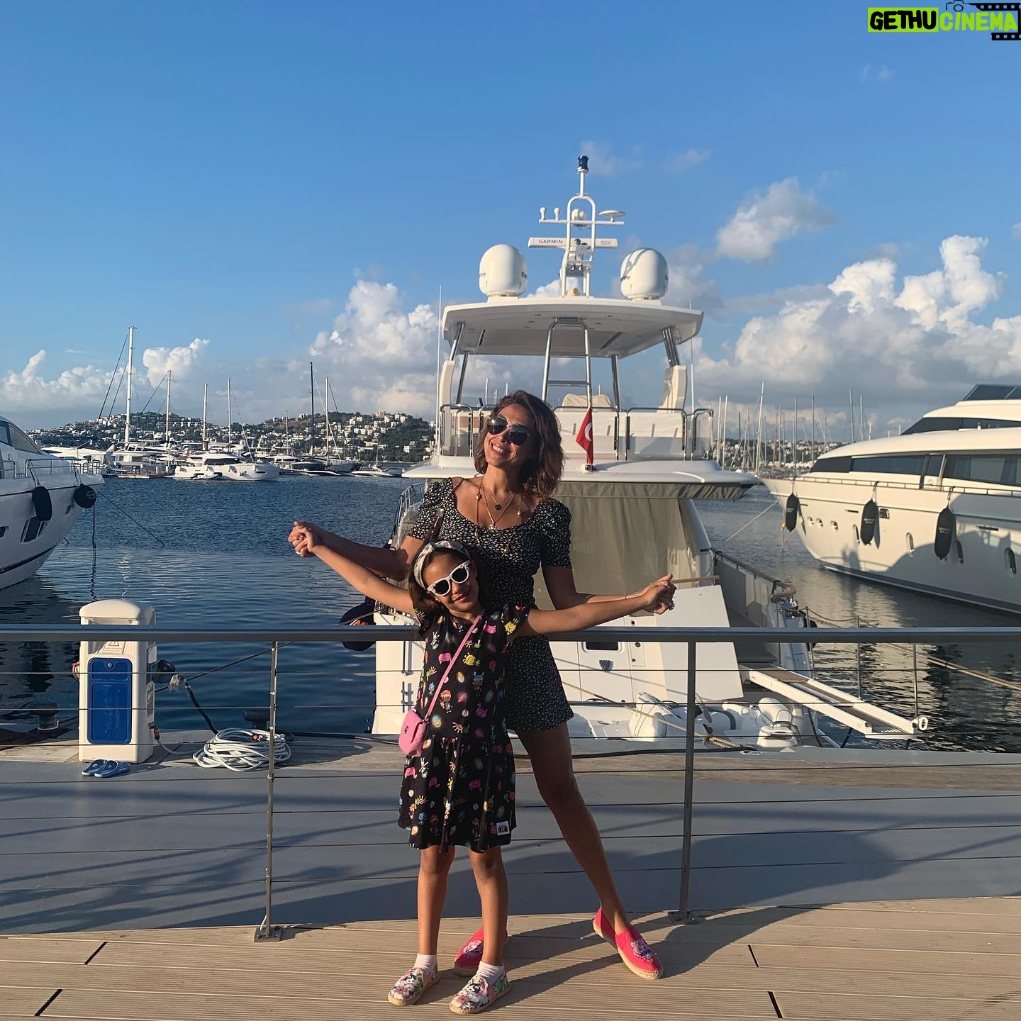 Zuhal Topal Instagram - Anneler Günümüz Kutlu Olsun 🙏❤️🧿