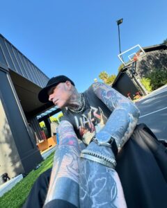 blackbear Instagram - selling my old car (slide to end) best offer in the comments wins i can ship or local pickup in LA