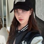 xooos Instagram - 핏이 예쁜 바시티 자켓🧸 #광고 #mlbkorea #mlbcrew #mlb바시티자켓 #mlb모자