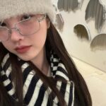 xooos Instagram – 보테가 베네타의 후원으로 개최된 강서경 작가님의 전시회 다녀왔어요! 다양한 매체와 방식으로 회화의 확장 가능성을 탐구하는 작가님의 130여점에 이르는 많은 작품을 보고왔는데요. 예술분야에 대한 보테가 베네타의 지속적인 지원으로 이러한 전시회가 열릴 수 있었다고 해요. 항상 느끼지만, 도슨트와 함께 작품을 감상하면 더 폭넓게 이해하게되고 여운 또한 오래 가는 것 같아요! 디지털 도슨트도 마런되어 있으니 추운 겨울, 따뜻한 의미를 찾아볼 수 있는 버들 북 꾀꼬리 전시회를 다녀오는건 어떠한가 추천드려요🐤

#BottegaVeneta #WillowDrumOriole #버들북꾀꼬리