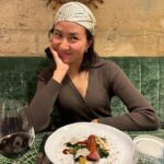 9m88 Instagram - 倫敦巴黎之旅也結束了🤍9m in Paris 88 in London🧚🏻‍♀️ 這次住在朋友們家，她們去上班時我就四處閒晃，下班就跟著體驗她們的生活，走了好多路沒有多想些什麼。還約了幾個朋友出來，有些超過10年沒見，聽著他們的生活，道別後繼續走，我的小腿現在還在痛🫶🏼 充電完畢，準備表演給大家聽了！想聽哪首？😍