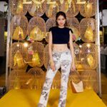 9m88 Instagram - 今天是9頭身腹部才是本體88🌞謝謝 @loewe 找我去Paula’s Ibiza夜市玩🥢🏝️目不暇給太可愛啦❤️‍🔥 #LOEWEpaulas #LOEWETaipeiNightMarket #羅意威台北夜市