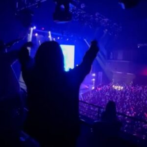 A-Mei Instagram - ❌哇 我愛這個演唱會😈😈😈❌
 @chih_siou 超電 🔥🔥🔥