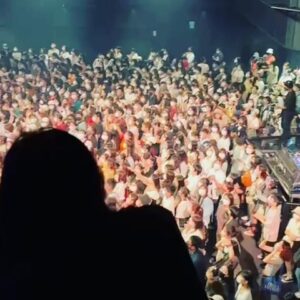 A-Mei Instagram - ❌哇 我愛這個演唱會😈😈😈❌
 @chih_siou 超電 🔥🔥🔥