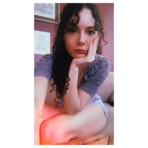 Açelya Devrim Yılhan Instagram - Ayva çiçek açmış yaz mı gelecek?