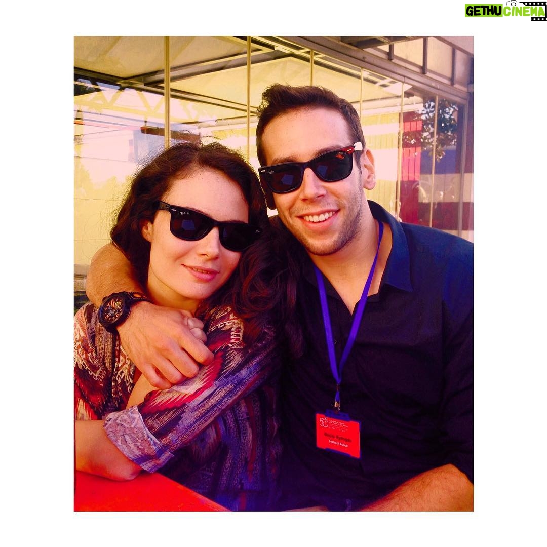 Açelya Devrim Yılhan Instagram - Kadim dostum Mr. Strong ile maziye kısa bir yolculuk... #tbt2013😎