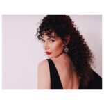 Açelya Devrim Yılhan Instagram - 💫🙏🏻 @emreyunusoglu_ @tilkiyapim @selinkokmanagement @canercokyuksel @makeupguruaybuke @huysuzvetatliadam @boreal.styling