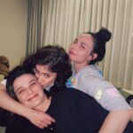 Açelya Devrim Yılhan Instagram - Yaşasın kız kızkardeşlerim! Yaşasın kız kardeşlik! ❤️