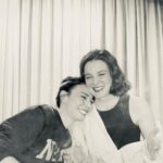Açelya Devrim Yılhan Instagram - Yaşasın kız kızkardeşlerim! Yaşasın kız kardeşlik! ❤️