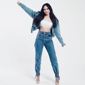 Açelya Devrim Yılhan Instagram - 🙋🏻‍♀️