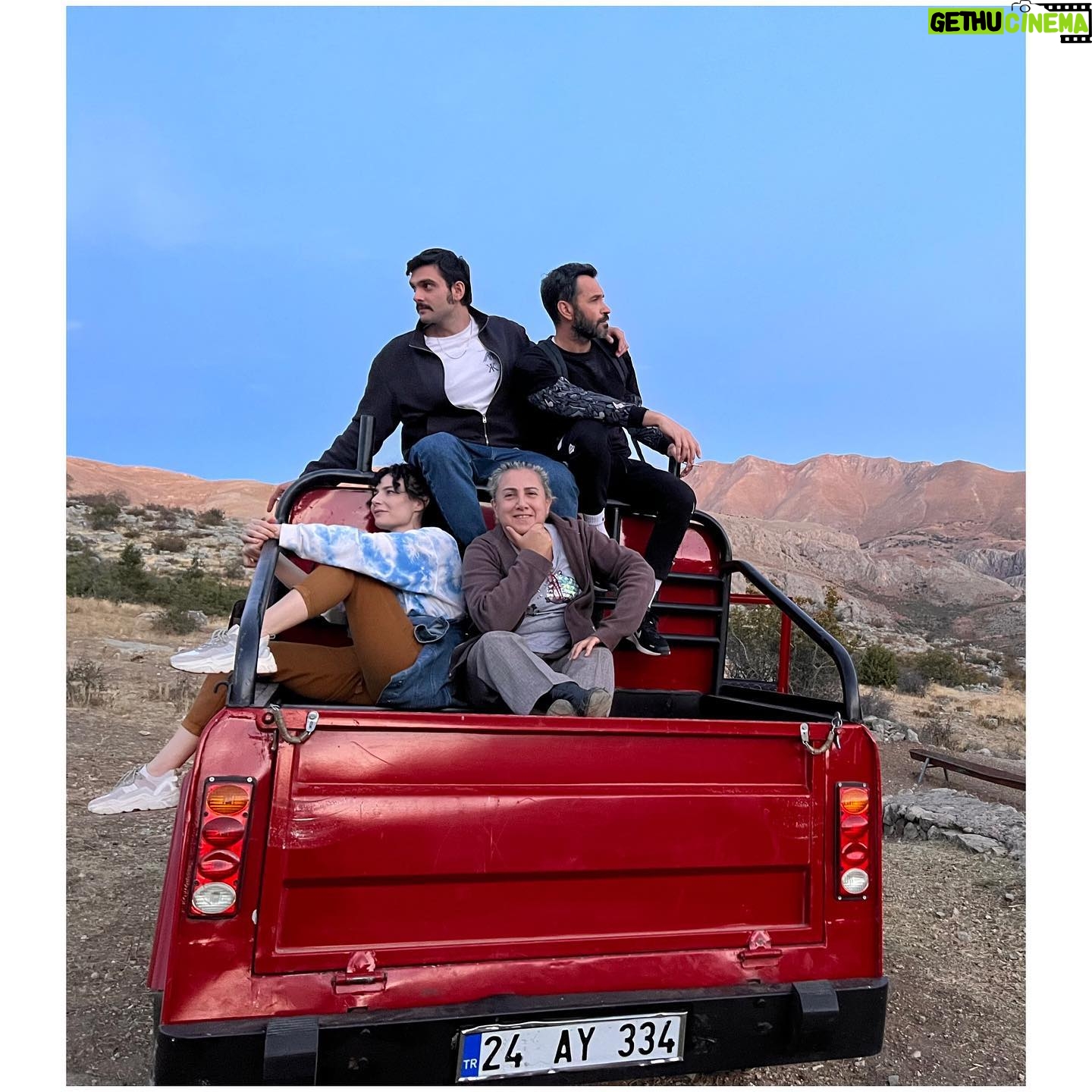 Açelya Devrim Yılhan Instagram - Tehliçeler dump!