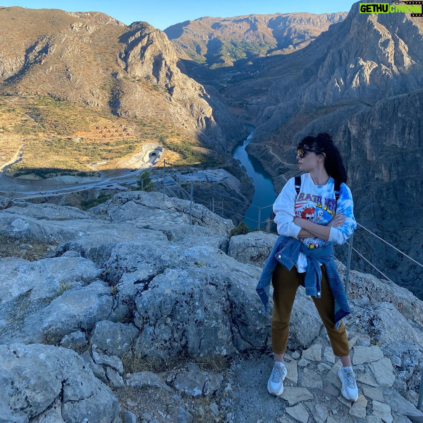 Açelya Devrim Yılhan Instagram - Tehliçeler dump!