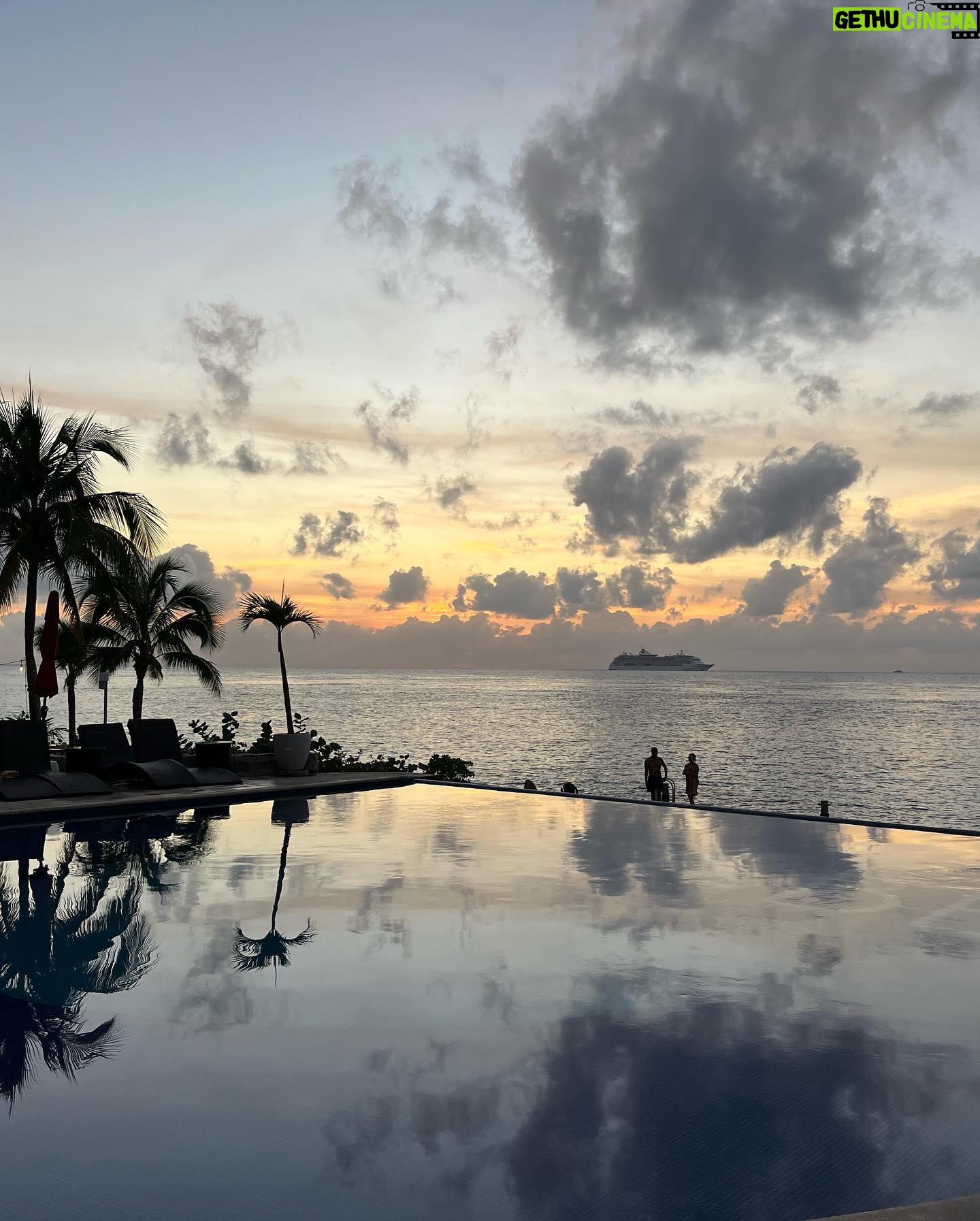 AJ Michalka - 6.1K Likes - Cozumel was a vibe. I love you Hayley. I’ll be your ride or die for life.
Happy 30th you two! @hayleyorrantia & @hay.turner
