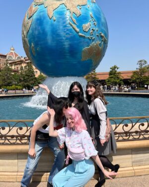 ALB in Wonderland Instagram - you can tell I'd never been to a Disney park before by the mere fact that I wore POLYESTER TROUSERS... a fool