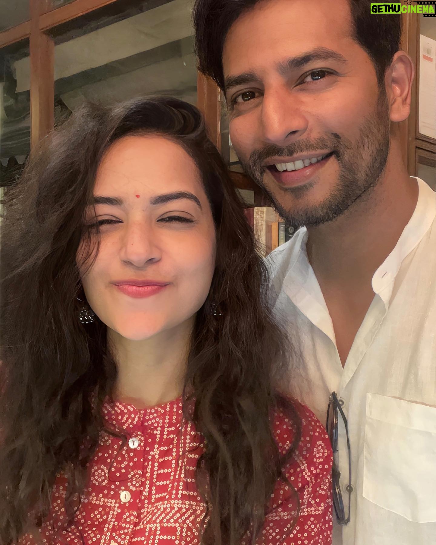Aanchal Goswami - 2.7K Likes - तस्वीरें ❤️🤍 @sehban_azim Thank you for being there 🫶😍
