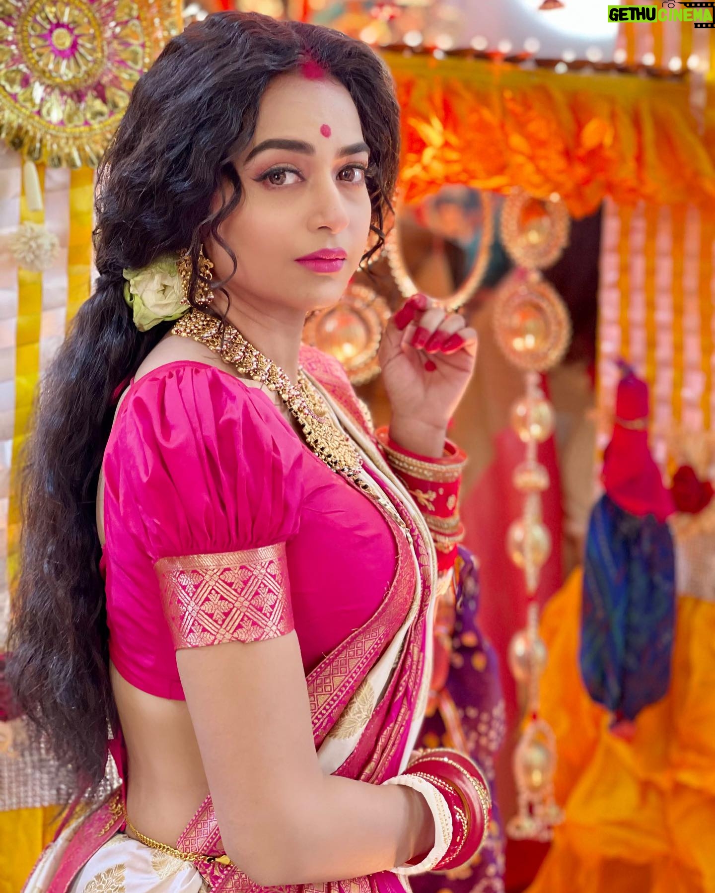 Aanchal Goswami - 1.9K Likes - Ishhhhhh🙈
Throwback to this beautiful look I still can’t get over it ❤️ Diya ✨