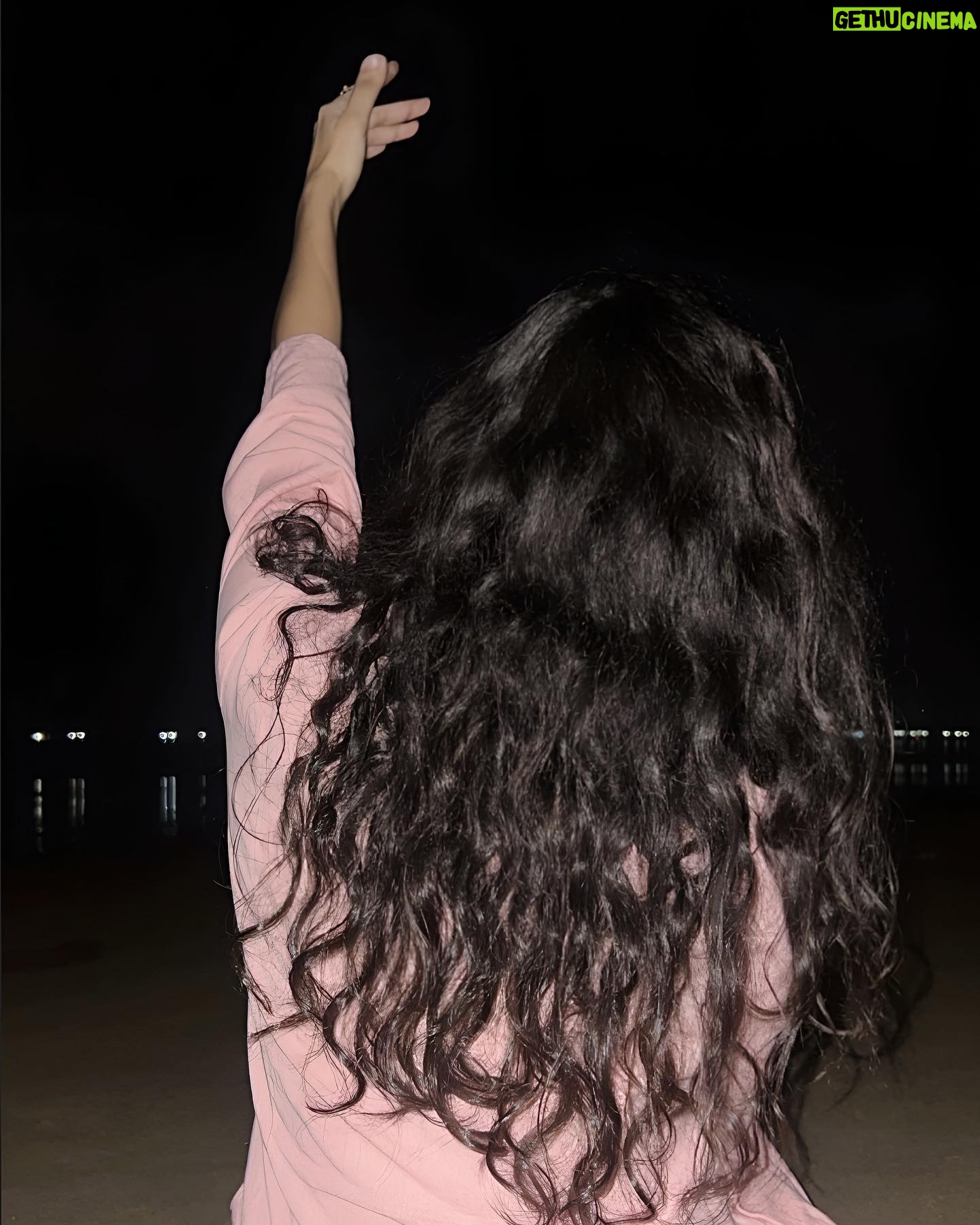 Aanchal Goswami - 2.3K Likes - Suno sapno ki nagri ❤️
Bin maange bohat kuch diya hai tumne mujhe
Ab Haq se bohat kuch lene aayi hoon
Phir se usi pyaar ke saath apna lena
Kyunki iss baar bohat kuch Kho kar aayi hoon…..
Pehle naam ki talaash mein aayi thi
Ab usi naam ko roshan karne aayi hoon ✨
Pehle wo khud thi ab uski duayein hain mere saath
Kyunki iss baar mai usey hi Kho kar aayi hoon - Aanchal Anita Goswami 🧿
I love you maa❤️
#newbeginnings #shukrana