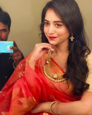 Aanchal Goswami Instagram - If it is not in my hand, I don’t deal with it. 
If it is in my hand, i win✨🔱 #mindset