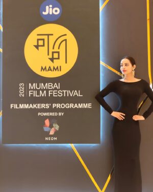 Aanchal Goswami Instagram - Proudly walking the Red Carpet with Team ‘AGRA’ ✨💃❤️ And having the pleasure of meeting some great people around thank you 🥂🫶 #gratitude ✨♾️ 

📸 @kashyapjai06 

For @mumbaifilmfestival  #mami2023 ✨ #nmacc