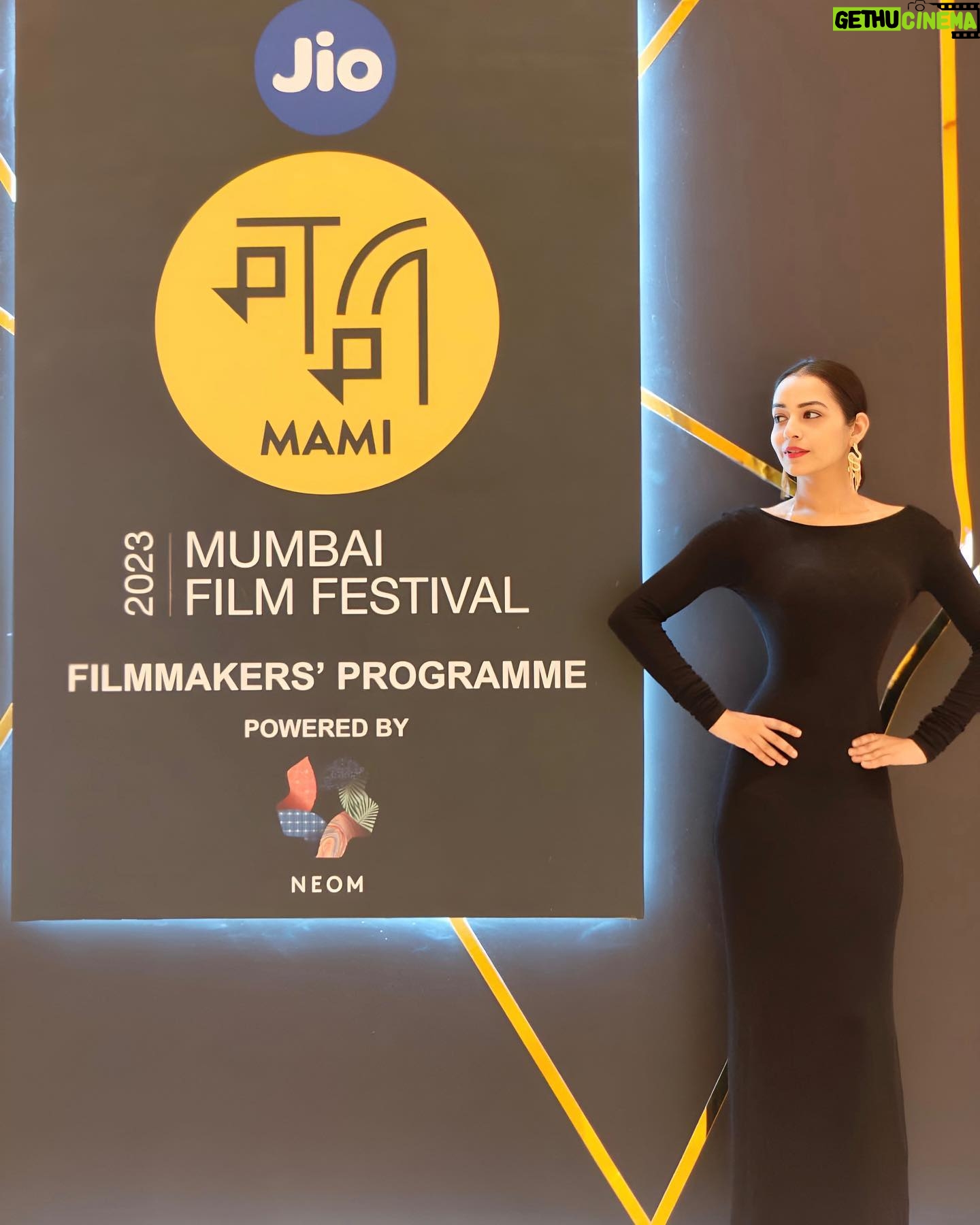 Aanchal Goswami - 3K Likes - Proudly walking the Red Carpet with Team ‘AGRA’ ✨💃❤️ And having the pleasure of meeting some great people around thank you 🥂🫶 #gratitude ✨♾️
📸 @kashyapjai06
For @mumbaifilmfestival #mami2023 ✨ #nmacc