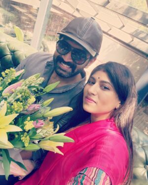 Aarthi Mohan Instagram - With every year, we start growing on each other, more fondly, understanding each other better, caring unconditionally, rooting for one another and cherishing the moments and memories we have built this life together with♡ 

Celebrating every day we get to spend together, valuing the opportunities and filled with gratitude, love is all we need to keep the world going and making the ride worthwhile!

We may not get to spend all the special days together, but every day that we do spend, we ensure it's special♡

#forevermyvalentine #myoneandonly #avanumnaanum #lunchdatesbelike #impromptuplans #mysmallworld #allthatmatters #bestfriendforlife