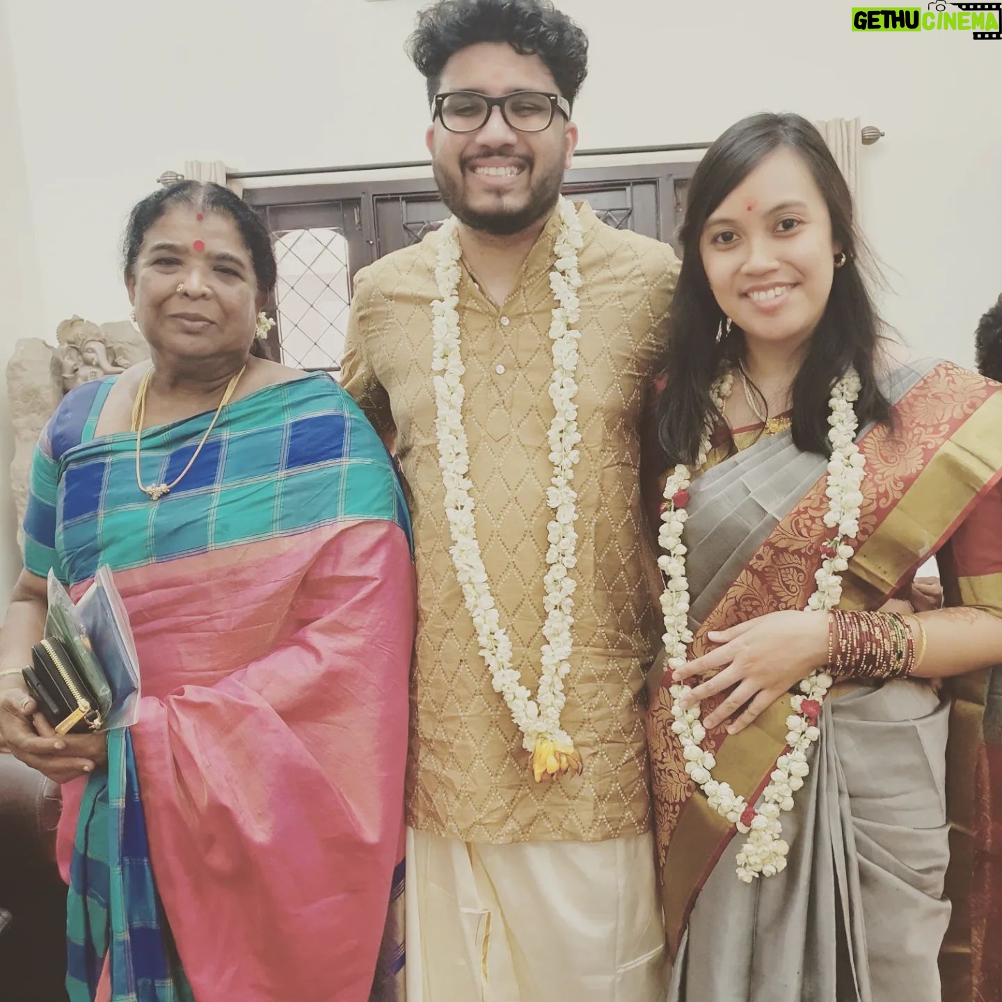 Aarthi Mohan - 6.6K Likes - Cousin wedding week photo dump 😄❤
Why do they grow up so fast!!!
#familytime #togetherafterforever #athaisandmamas #fortheloveofsarees #beingindian #beingtraditional