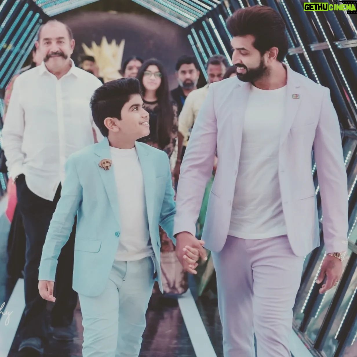 Aarthi Mohan - 6K Likes - Galatta Crown 2022 - Best Child Artist - Arnav Vijay
Our family's absolute moment of pride as we watched Arnav bag his first ever award for his performance as Arjun in #OhMyDog!
The hardwork he put in as a mere 9 year old, the dedication he showed, the consistency he maintained in his practice and the love he had while filming.. me, as his mother, am beyond proud to see him reap the benefits♡
Way to go my li'l star 🌟 shine on, shine bright!
#firstofmany #runsintheblood #likefatherlikeson #3gen #galattacrown2022 #togetherasfamily #celebrationtime