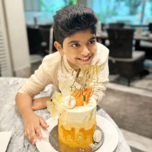 Aarthi Mohan Instagram - Happy Birthday my son-shine♡

Early morning temple visit to family lunch and finishing it off with celebrating with friends♡♡♡you have it all!

So glad amma and appa could give you what you wanted ♡♡♡

Stay humble, stay healthy, stay blessed♡♡♡

To celebrating many many more birthdays just the way you want!

#birthdayboy #2022 #godbless #familytime #funwithfriends #mysonmyworld #ArnavVijay #avj #mybamblimaas #mymomo #purviarun #latergram