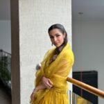 Aastha Sharma Instagram - 💛💛💛 @malaikaaroraofficial for Kalyan jewellery launch in Outfit @devnaagri @vandafashionagency Hair @hairstylist_madhav2.0 Make up @reshmaamerchant Styled by @wardrobist with @muskaanmatta Managed by @naureen.abdullah