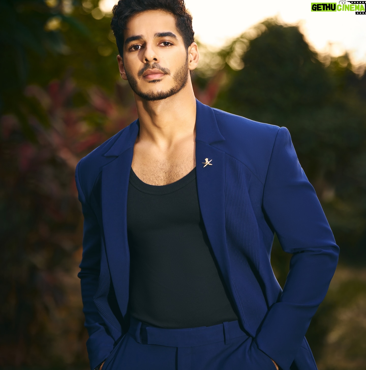 Aastha Sharma Instagram - Keeping it chic @ishaankhatter for Digital Iconic Awards In Suit @amitaggarwalofficial Watch @robertocavalliwatches_india Styled by @wardrobist with @iammanisha Thank you @elevate_promotions 💫
