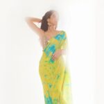 Aastha Sharma Instagram - SHANAYA 💛💛💛 @shanayakapoor02 in This gorgeous tie and dye saree by @akankshagajria 💫 Jewels @sanzanyjewels @dipublicrelations …. Styled by @aasthasharma @reannmoradian @gehnadholakia Assisted by @shatakshipandeyy …. Make up @miimoglam Hair @irshad__hair Images @nupuragarwal__