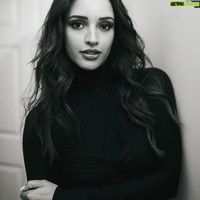 Aastha Sharma Instagram - Bella in black π€π€π€ @tripti_dimri for Animal success party stuns in Outfit @deme_love_ Jewellery @irasvafinejewellery Bag @outhousejewellery Shoes @labelrsvp Make up @beautybysevy Hair @tinamukharjee Styled by @wardrobist with @gehnadholakia @reannmoradian Assisted by @shatakshipandeyy