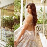 Aastha Sharma Instagram - 🦋🦋🦋 Shanaya @shanayakapoor02 in Outfit: in the most stunning @rahulmishra_7 Jewellery : @mahesh_notandass @vandalsworld_unofficial Make up: @simone.hairandmakeup Styled by @aasthasharma @reannmoradian @gehnadholakia Assisted @shatakshipandeyy Shot by @nupuragarwal__ @elevate_promotions