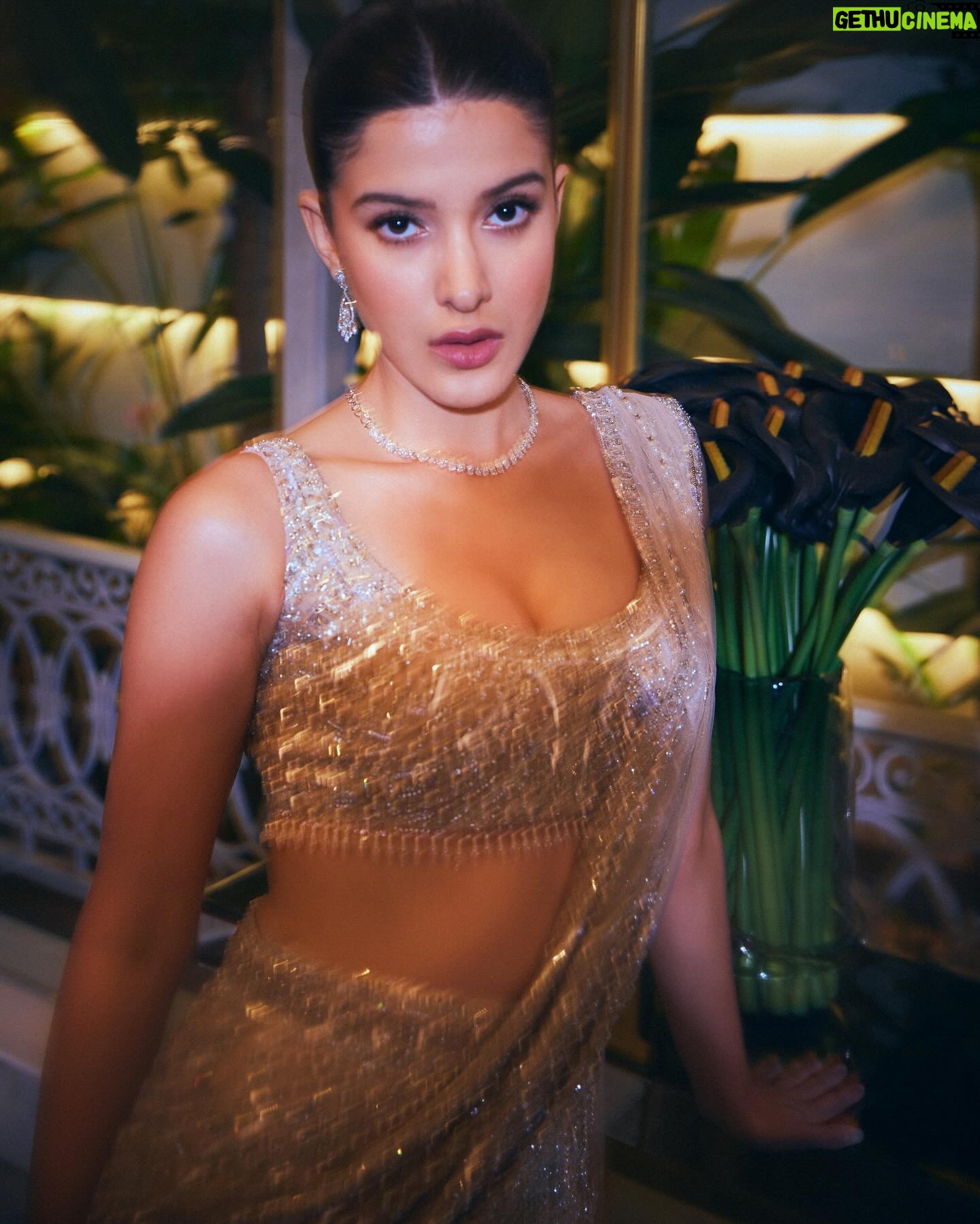 Aastha Sharma Instagram - This Girl πππ @shanayakapoor02 shining bright in Outfit @falgunishanepeacockindia @falgunipeacock @shanepeacock Jewels @diamantinafinejewels Hair @irshad__hair Makeup @simone.hairandmakeup β¦. Styled by @aasthasharma @reannmoradian @gehnadholakia Assisted by @shatakshipandeyy β¦.. Images @nupuragarwal__