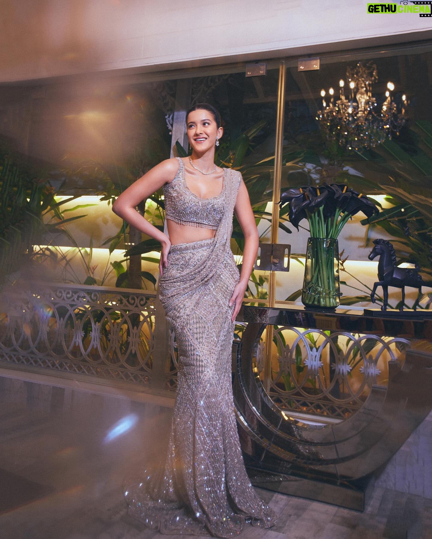 Aastha Sharma Instagram - This Girl πππ @shanayakapoor02 shining bright in Outfit @falgunishanepeacockindia @falgunipeacock @shanepeacock Jewels @diamantinafinejewels Hair @irshad__hair Makeup @simone.hairandmakeup β¦. Styled by @aasthasharma @reannmoradian @gehnadholakia Assisted by @shatakshipandeyy β¦.. Images @nupuragarwal__