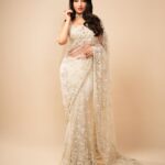 Aastha Sharma Instagram – Nora 🤍🤍🤍
@norafatehi last night for Umang awards in 

Saree @seemagujraldesign 
Jewellery @mayasanghavijewels 
Styled @aasthasharma @gehnadholakia 
Assisted by @shatakshipandeyy 
Make up @reshmaamerchant 
Hair @shalinisharmamakeupandhair is 
Shot by @anups_