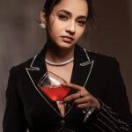 Abarnathi Instagram - S.U.M.M.E.R G.L.O♣️🍷✨ Paparazzi @george_ferna_photography Designer @yamunaanddhruva Stylist @smitha_prakash19 Mua @sharanyas_makeupartistry Jewels @fineshinejewels Retouch @gowsigun_hlb #sundayvibes #winelover #party #weekend #instafashion #abarnathi #sheawards2024 #sheindia #newpost