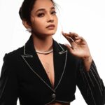 Abarnathi Instagram - S.U.M.M.E.R G.L.O♣️🍷✨ Paparazzi @george_ferna_photography Designer @yamunaanddhruva Stylist @smitha_prakash19 Mua @sharanyas_makeupartistry Jewels @fineshinejewels Retouch @gowsigun_hlb #sundayvibes #winelover #party #weekend #instafashion #abarnathi #sheawards2024 #sheindia #newpost