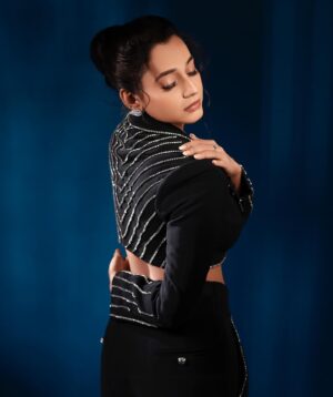 Abarnathi Instagram - S P A R K L I N G✨with B O S S Y energy🍷

Paparazzi @george_ferna_photography 
Designer @yamunaanddhruva 
Stylist @smitha_prakash19 
Mua @sharanyas_makeupartistry 
Jewellery @fineshinejewels 
Retouch @gowsigun_hlb 

#OOTD #fashioninspo #dailylook #style #styleblogger #stylediaries #whatiwore #instagram #instadaily #instaoutfit 
#todayimwearing #styleinspiration #stylegram #irugapatru❤️ #abarnathi #blazer #black #blacklove #artistsoninstagram #actress #fashiontrends #trendingnow #photoshoot #photooftheday #photographers #saturdayvibes
